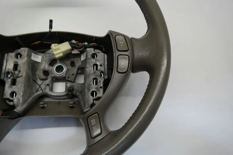 Volante Cadillac Deville 2000-05 cuero con control de crucero de volumen Foto 4 de 4