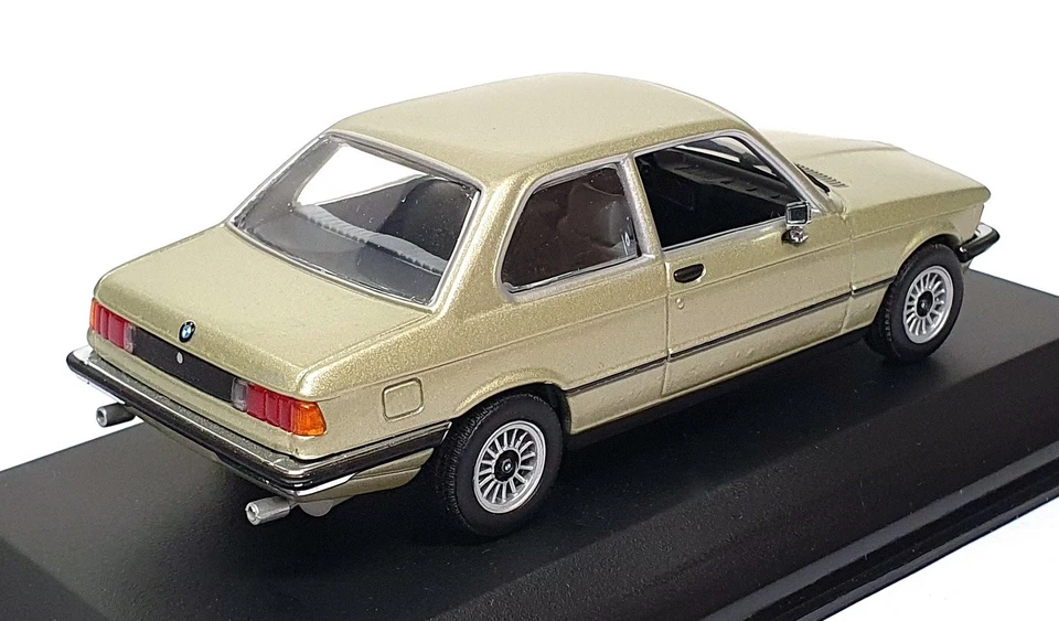 Minichamps 1/43 Scale 430 025474 - 1975-83 BMW 323i Saloon - Met. Green - Image 2 of 4
