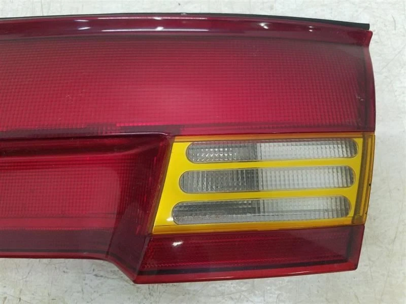 Luz trasera cupé montada en la tapa emblema negro se adapta a 97-99 Saturn serie S OEM Foto 4 de 4