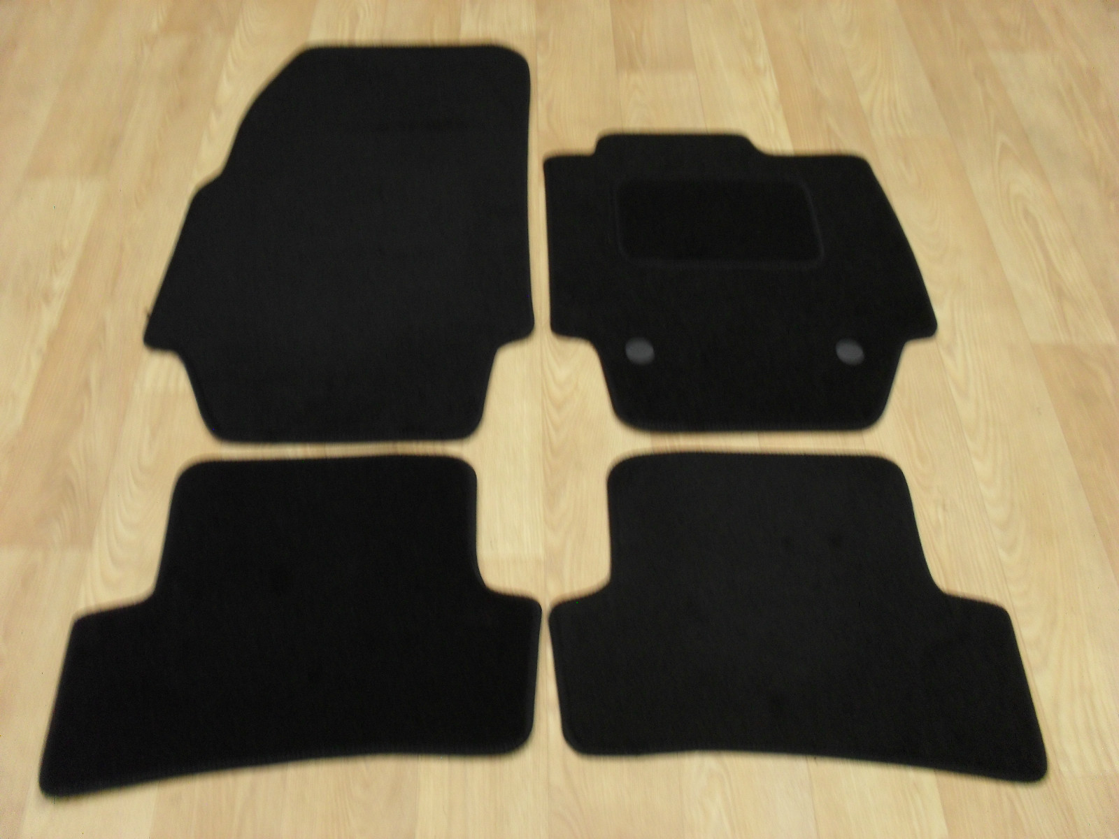 Car Mats for Renault Captur 2013-on Tailored Fit  Car Mat Set in Black