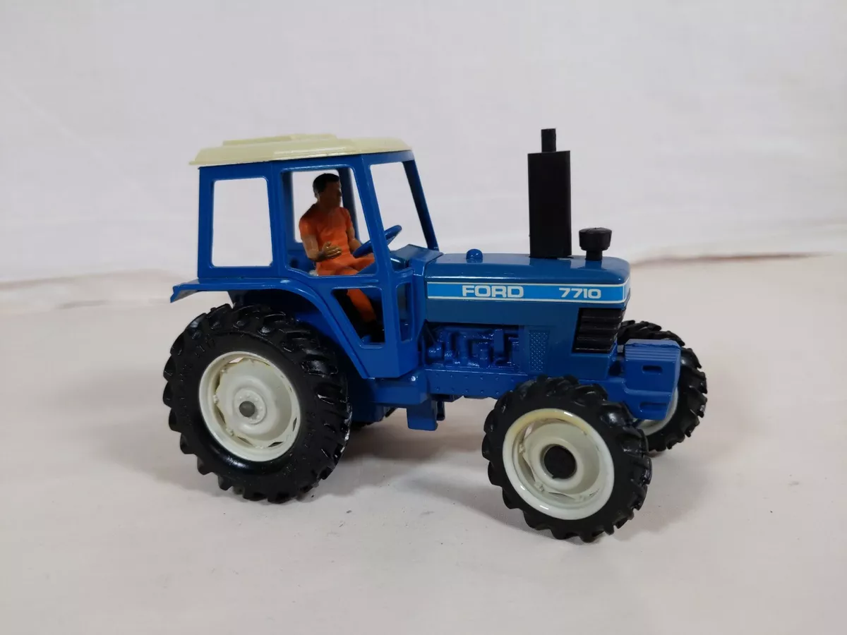 1 32 Toy Britains Ford Tractor 7710 W Driver