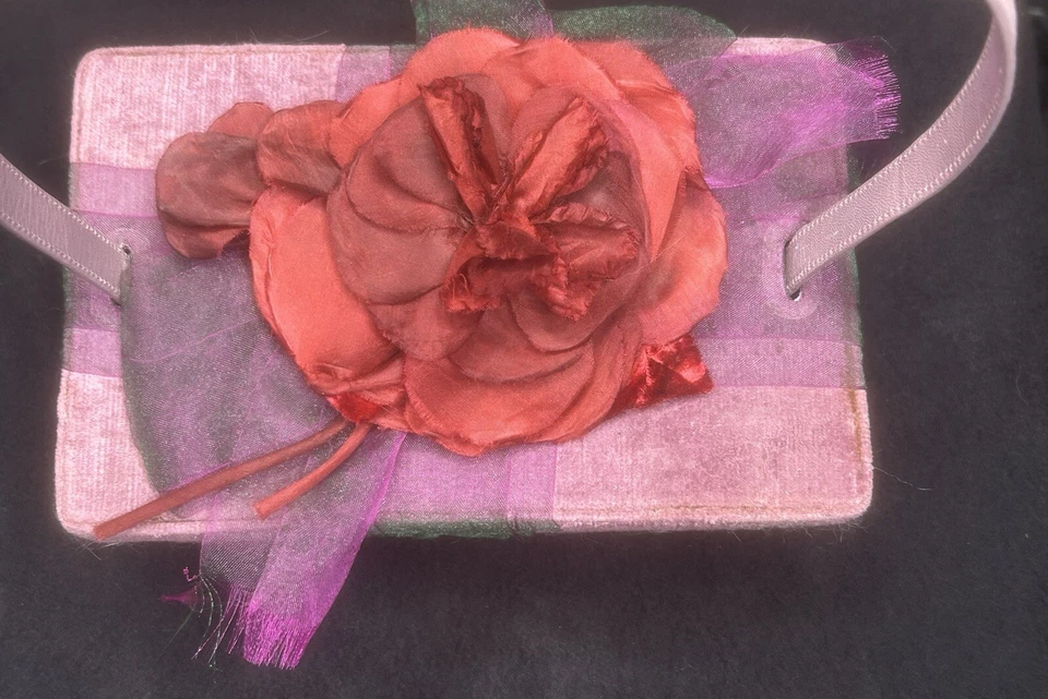 Moschino Y2K Año 2000 Lavanda Terciopelo Caja Escultura Bolso Flor Top Foto 3 de 4