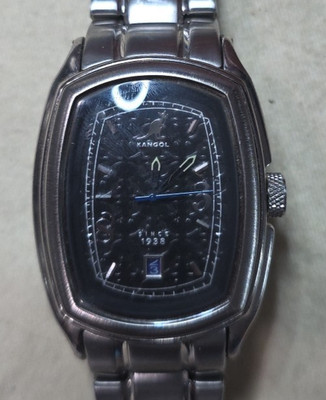 Kangol 4015BC mens watch  black dial rare metal silver band w/ date Silver case.