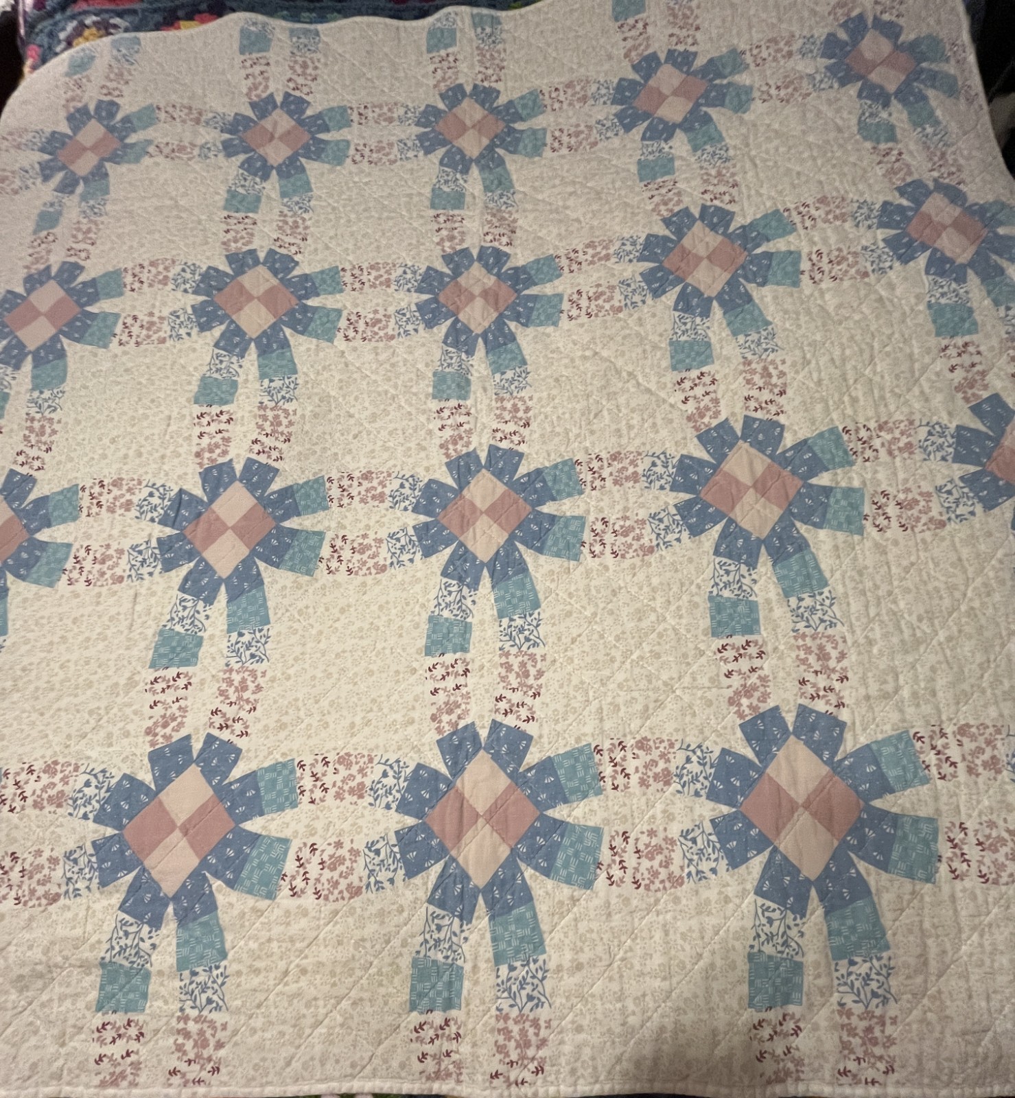 Lt Wt Quilted Patchwork Rounded Corners 53"x53"
