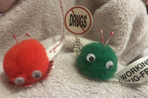 2 VTG Drug & Red Wuppet Weepul Wuppie P & B Googly Eye Fuzzy Pom Pom Characters