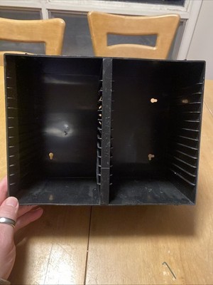 Case Logic 30 CD Hard Plastic Storage Rack Wall Mount Holder Organizer