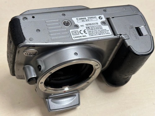 Canon EOS 300D DSLR Digital Camera Body Only EF Mount No Battery - Picture 7 of 10