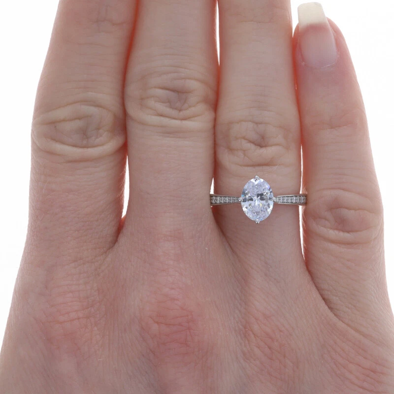 Oro Bianco Orecchini Hidden Halo Anello di Fidanzamento - 14k per 8x6mm Ovale Cz - Immagine 2 di 4