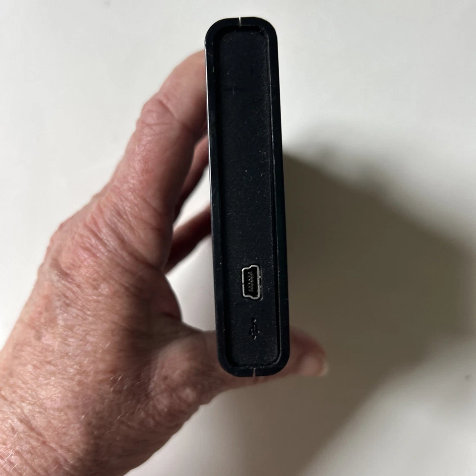 HP SimpleSave 320GB External USB 2.0 Portable Hard Drive-no cord - Image 3 of 3