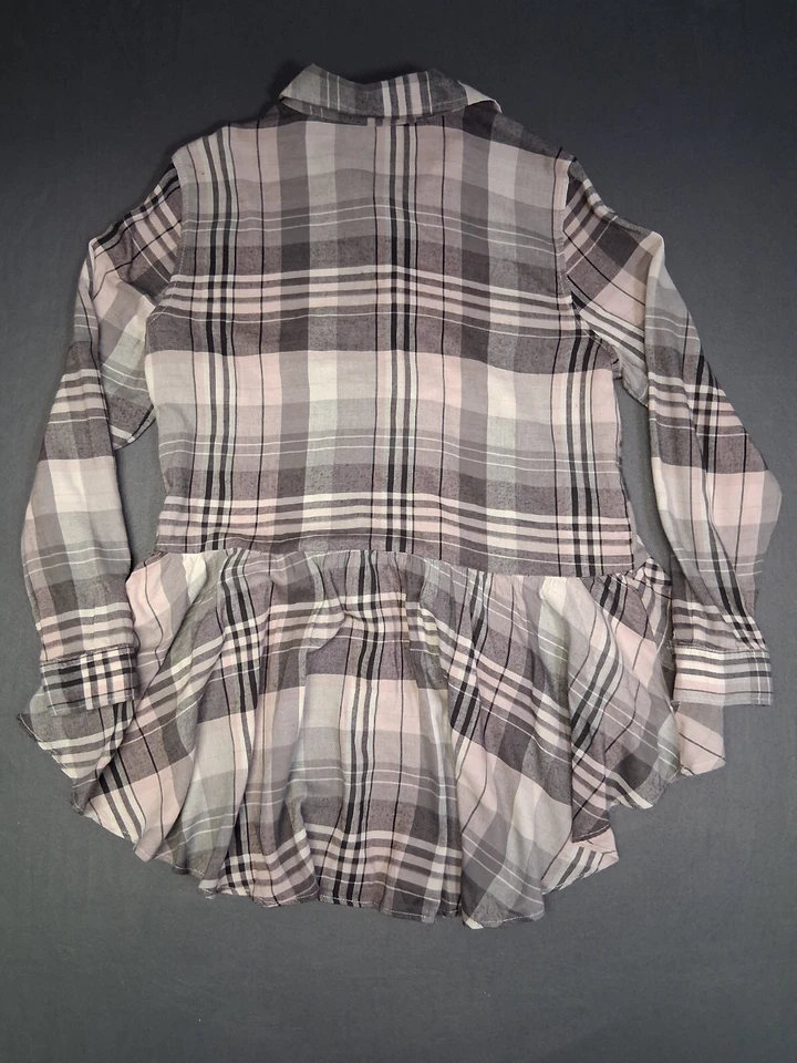 Top Melrose and Market para mujer mediano a cuadros con volantes dobladillo manga larga con botones Foto 2 de 4