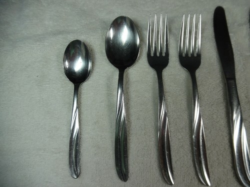 8 Piece AHCo Stainless Flatware 160-46F - Picture 4 of 10