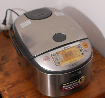 Zojirushi NP-HCC18 10-Cup Induction Heating System Rice Cooker & Warmer