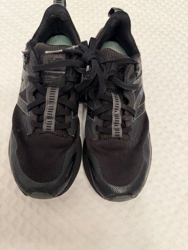 Men's New Balance All Terrain - BLACK - Size 7.5