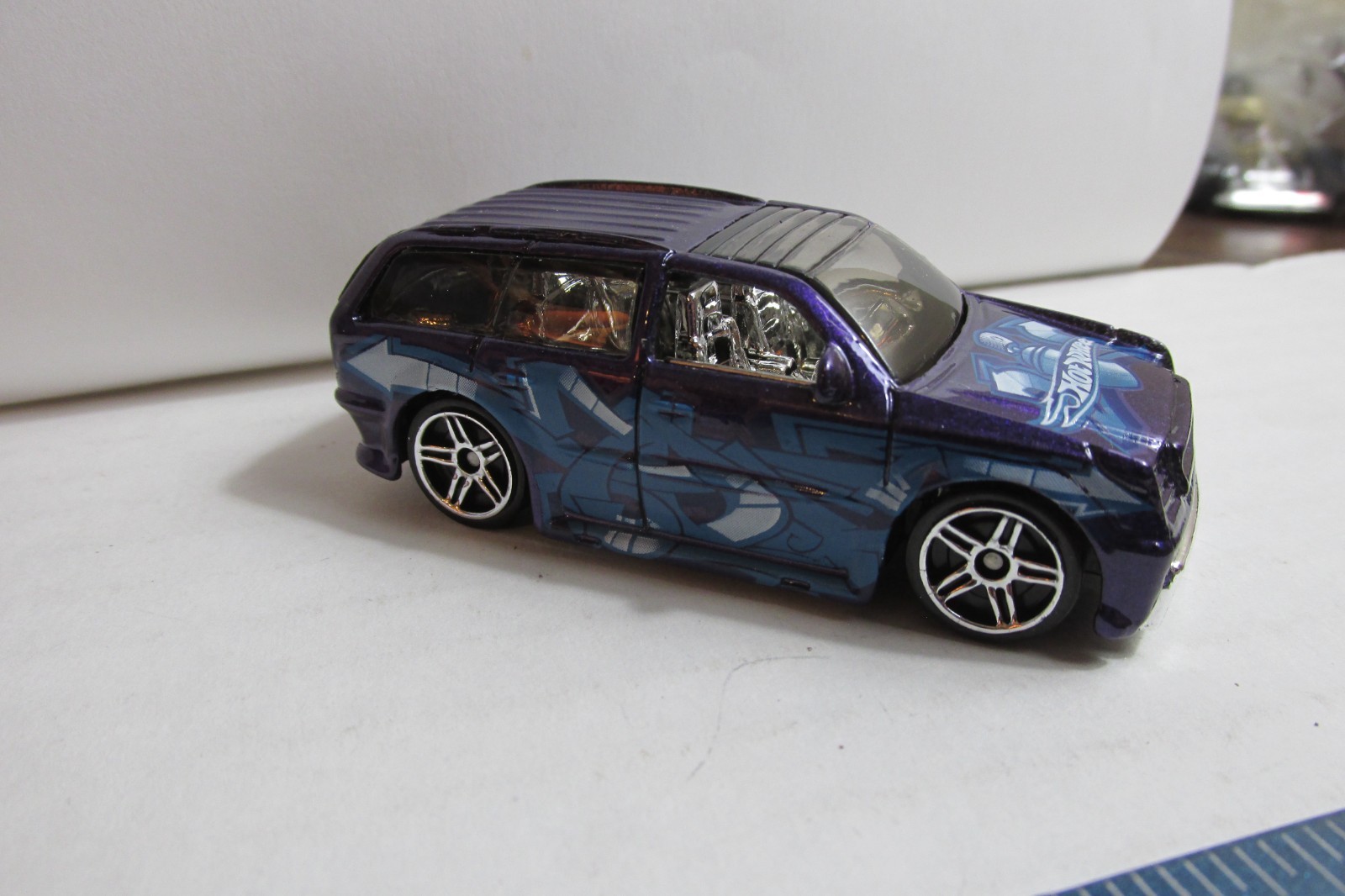 Hot Wheels (( 2002  Release ))   Boom Box 