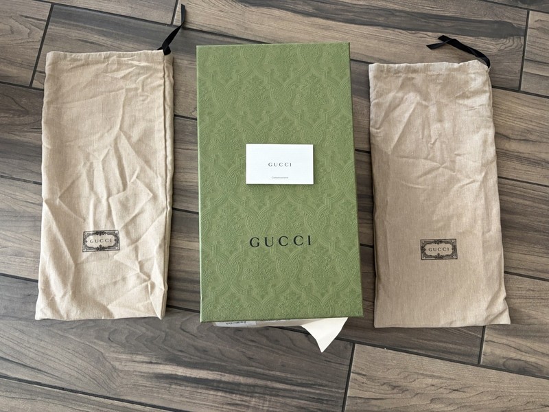 GUCCI Green Shoe Box w/ 2 Dust Bags & Communication Card, MPN 756811