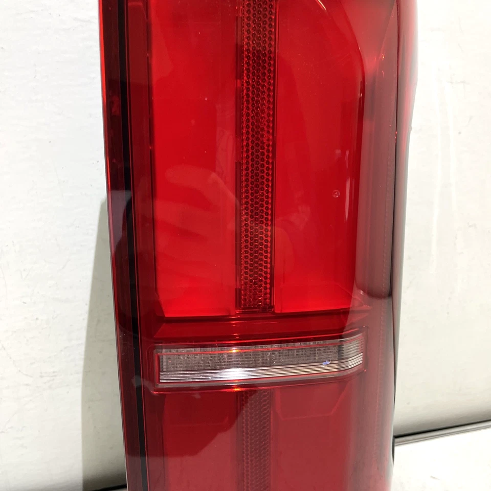 Lanterna traseira de LED Toyota Tacoma 2024 2025 passageiro destro 81550‐ak050 fabricante de equipamento original 1166 - Imagem 3 de 4