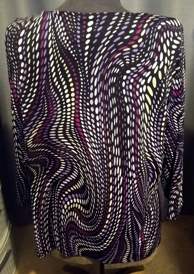 Blusa J T B tamanho XL axilas 25 no ombro para baixo 25 na parte inferior 26 em Lk nova com etiquetas - Imagem 3 de 4