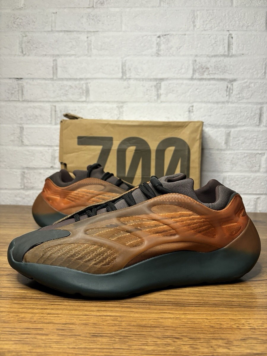 Size 13 - adidas Yeezy 700 V3 Copper Fade Grey/Orange GY4109 