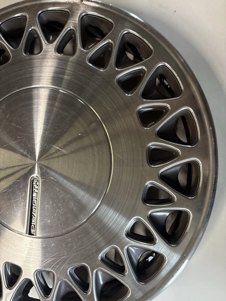 (1) Колпак колеса 15 дюймов для Plymouth Grand Voyager 1991-1993 годов выпуска от оригинального производителя P/N 4684028 - Изображение 4 из 4