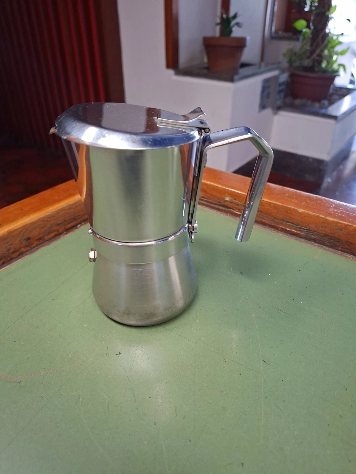 Coffee maker "GIANNINA" stainless steel 18/10. 3 Mugs Made in Italy
Opens in a new window or tab