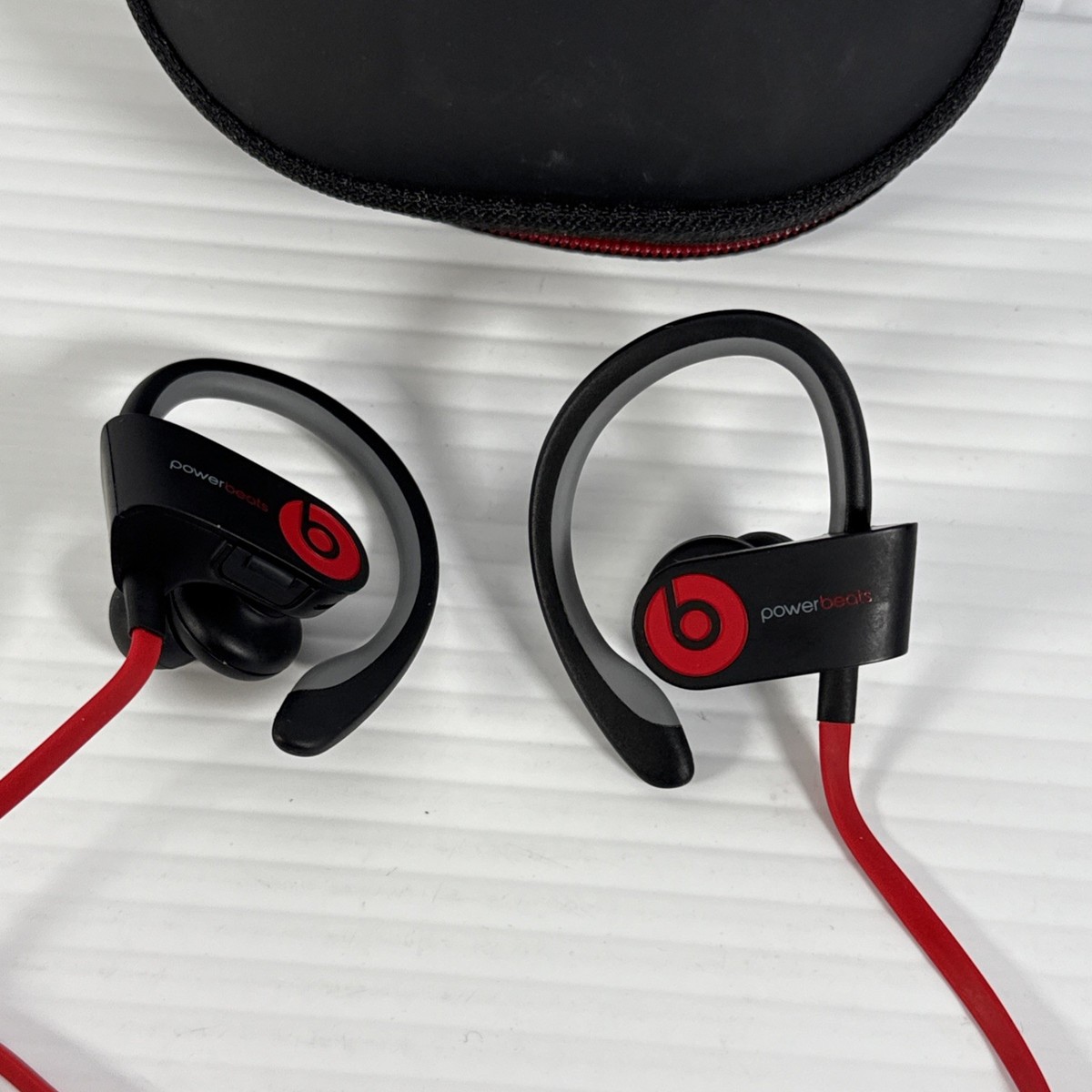 Beats Powerbeats2 B0516 Wireless In-Ear Headphones Black/Red w