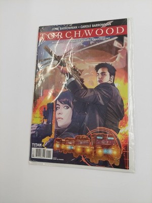 TORCHWOOD #1 TOMMY LEE EDWARDS COVER A JOHN BARROWMAN  TITAN COMICS - DR  WHO