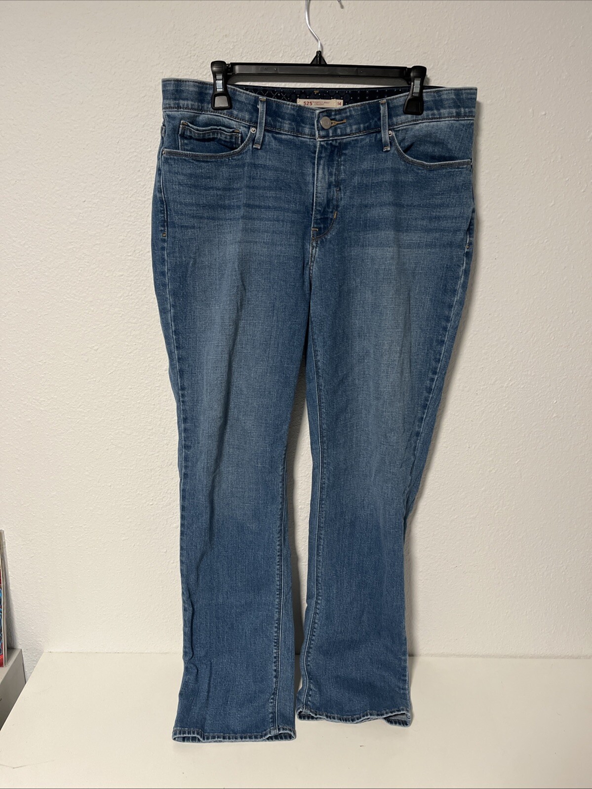 Levis 525 Jeans Perfect Waist Straight Leg Sz 14 Medium Blue Denim Womens 32 In