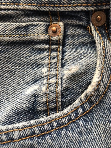 LEVI 501 ORIGINAL Straight Leg Red Tab Button Fly Men’s Jean W42 L 32 washed - Picture 9 of 9