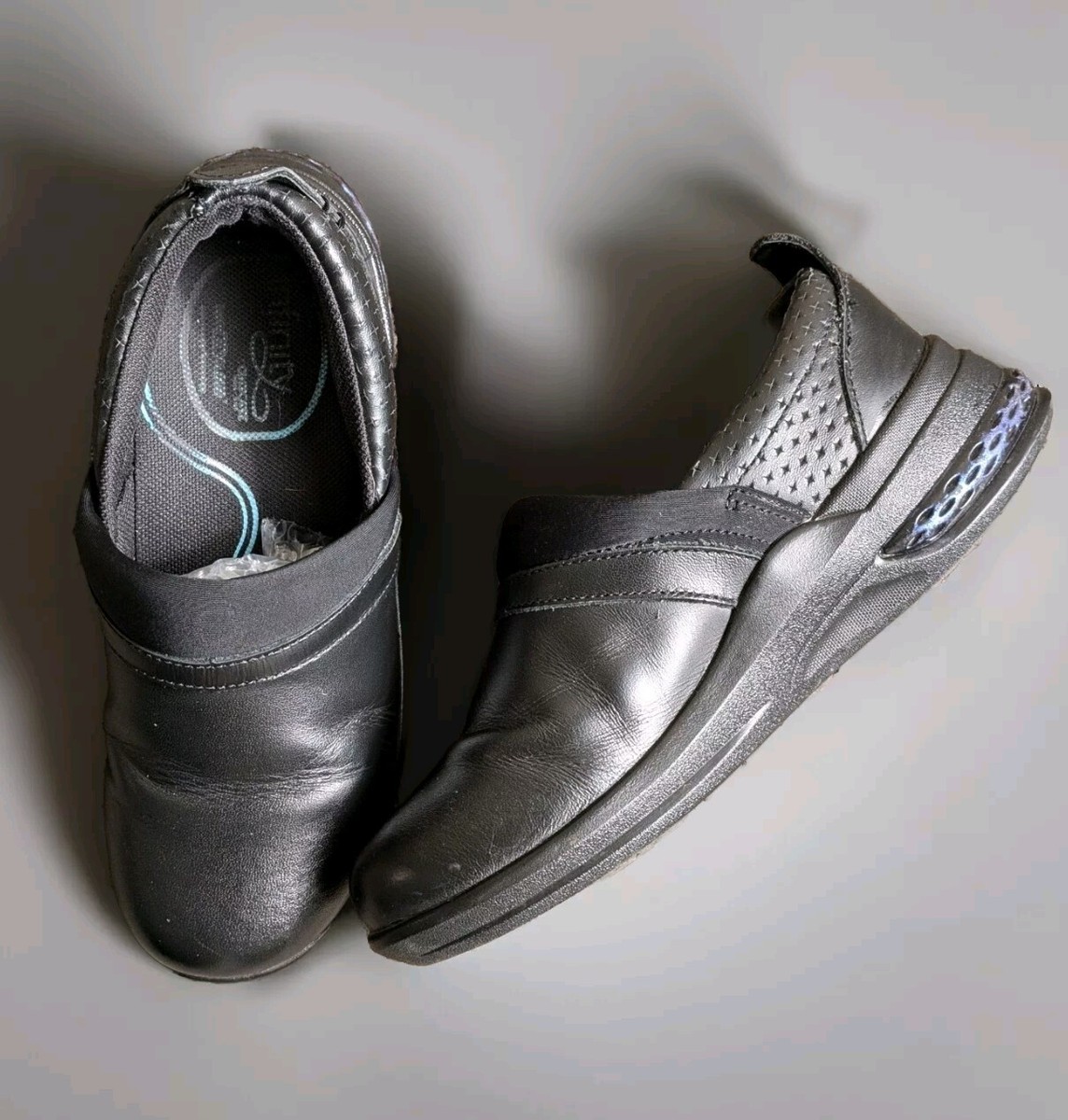 Infinity By Cherokee Stride Black Leather Slip On Nursing clog Shoes  Women's 7M