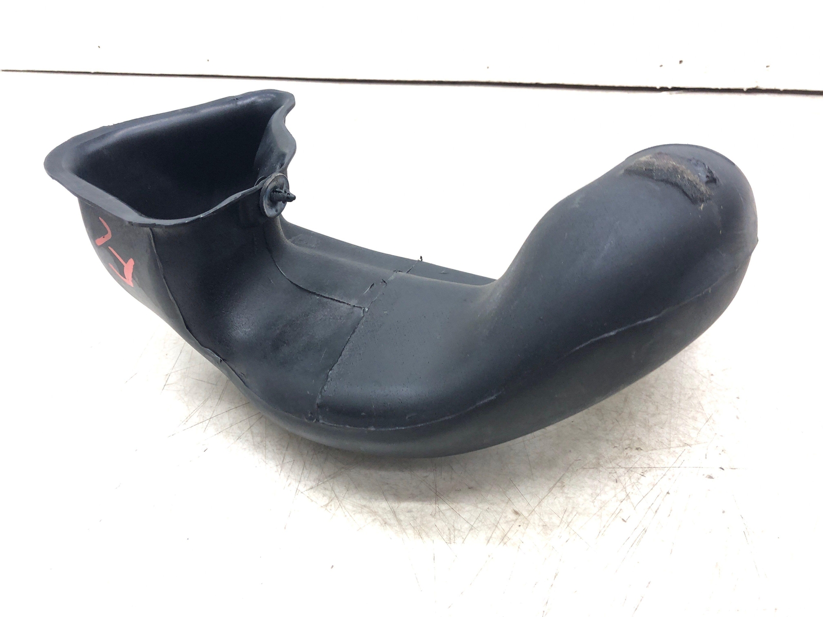 ASTON MARTIN RAPIDE 6.0L 5.9L ENGINE LEFT SIDE AIR INTAKE DUCT TUBE HOSE PIPE