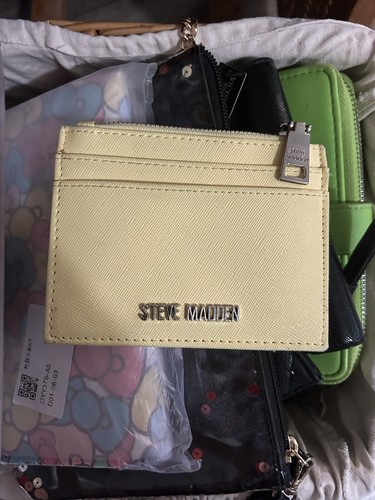 NEW Steve Madden Card Keeper Card Wallet Pastel Yellow - Picture 17 of 17