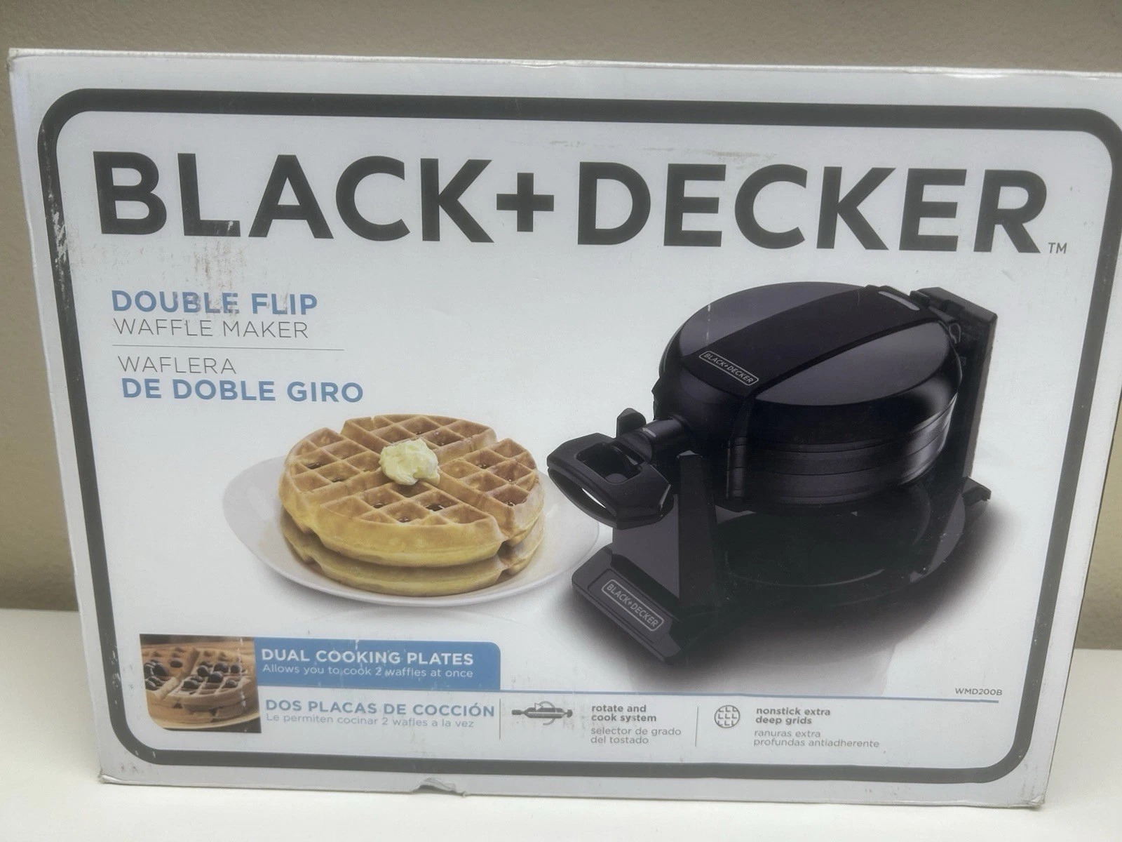 Black & Decker - WMD200B - Double Flip Waffle Maker - Black
