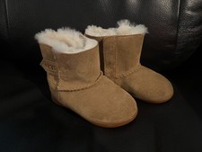 UGG Australia KEELAN S/N 1096089T Brown Sheepskin Lined Boots Toddler Size 6 EUC