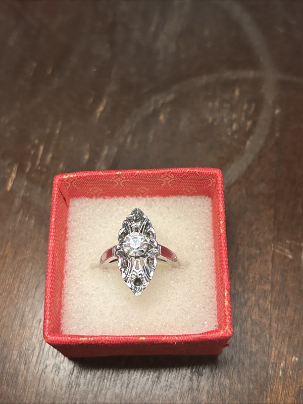 14k Solid White Gold Ring Weighs 3.83 Grams Size 6.75