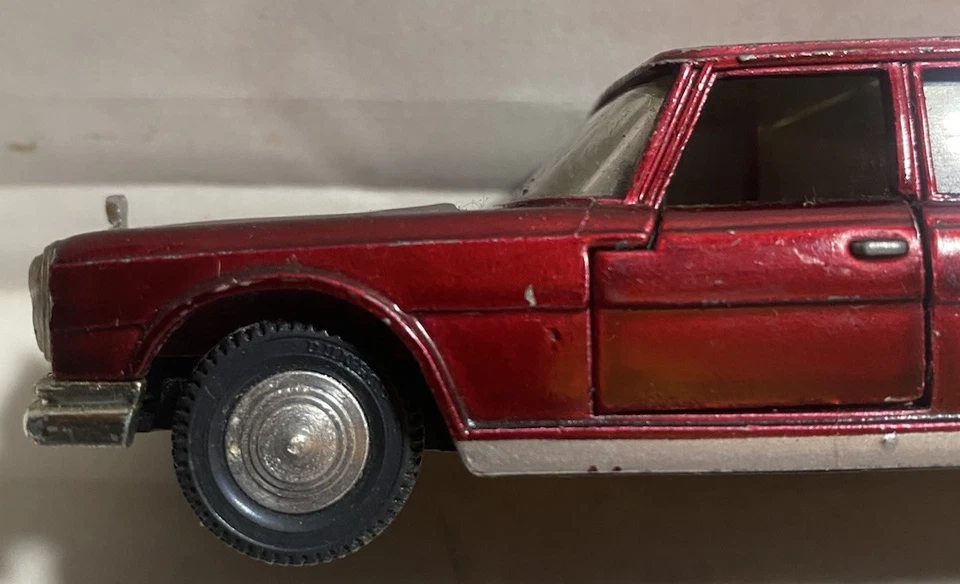 Dinky Meccano 128 Mercedes Benz 600 Limousine w/Passengers Blue Interior - Image 4 of 4