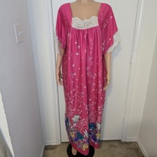 Vintage Pink Floral Caftan Nightgown Sleepware Granny Maxi Oversized Lace Trim