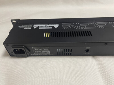 Excellent! ZOOM RFX-1100 Digital Reverb Guitar Multi Effects 1U