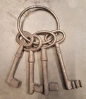 4 Large Jailhouse Keys Jailer Keyring Skeleton jail key with ring, raw cast iron — photo 2