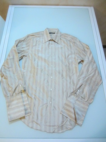Vendita camicia da uomo Gucci Tom Ford con polsino da gemelli in fantasia  beige in seta ed acetato.