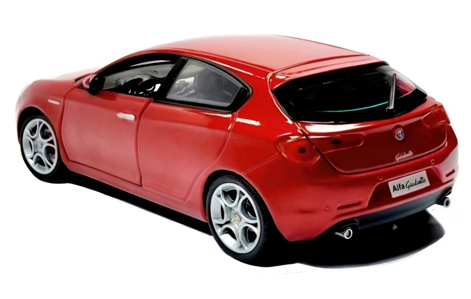 ALFA ROMEO GIULIETTA 940 Escala 1/24 Detallada Diecast Línea Dorada Bburago Italia Foto 2 de 4