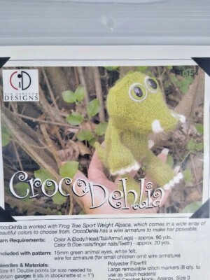 Croco Dehlia - Green Crocodile Knit Toy Pattern - CID Hanscom Designs