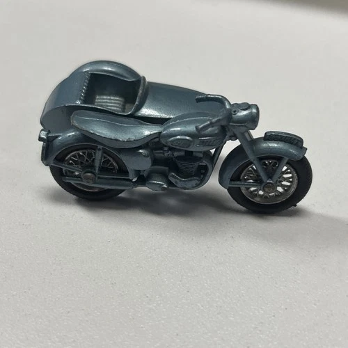 Vintage 1960's MATCHBOX No.4 Diecast Blue TRIUMPH  TIIO Motorcycle & Side Car