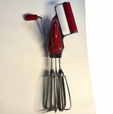 Vintage Maynard Mechanical Egg Beater Kitchen Tool Red Handle Hand Mixer Used