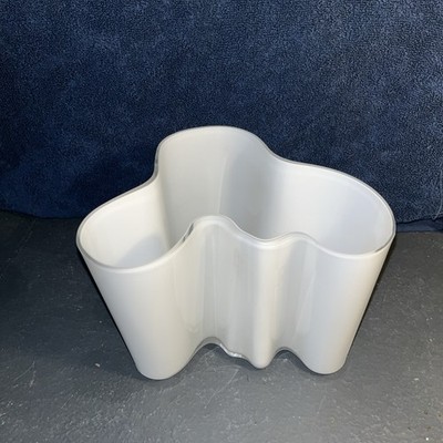 Iittala Alvar Aalto Vase Designklassiker Weißglas 160mm / 16 cm