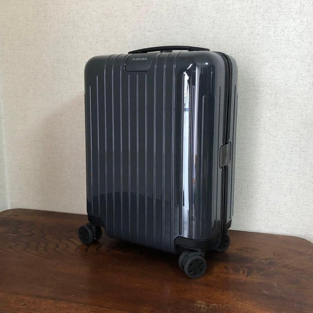 Rimowa Essential Light Cabin U 28L Gray 4-wheels Carry Case