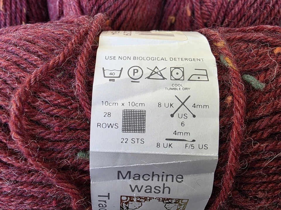 Hayfield Vintage DK, Lote de 4+ Color: Borgoña (mismo lote de tinte) Foto 3 de 4