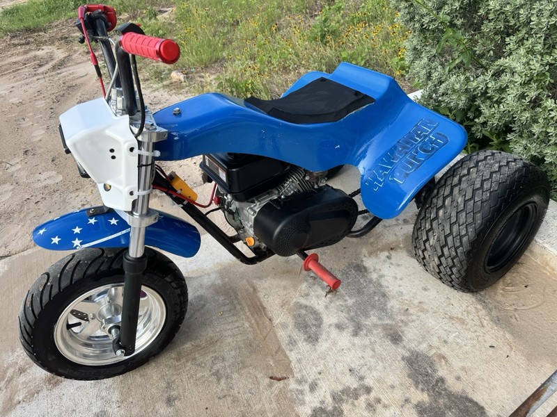 Hawaiian Punch Lil' Punch Mini Motorcycle Blue/White/Red w/ LED Lights