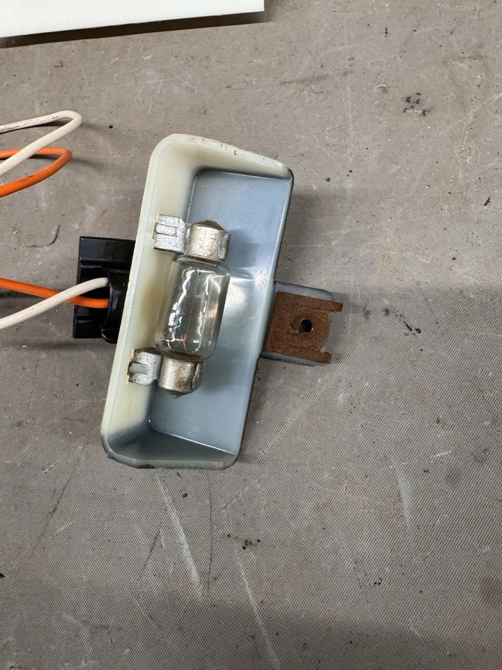 1970 1971 1972 Oldsmobile Cutlass 442 Dash Courtesy Lamp Map Light Wiring F85 OE - Image 2 of 4