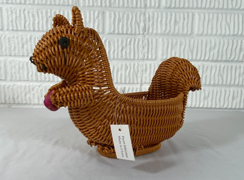 Rattan Squirrel Shape Woven Wicker Brown Basket With Nut NWT - Picture 1 of 6