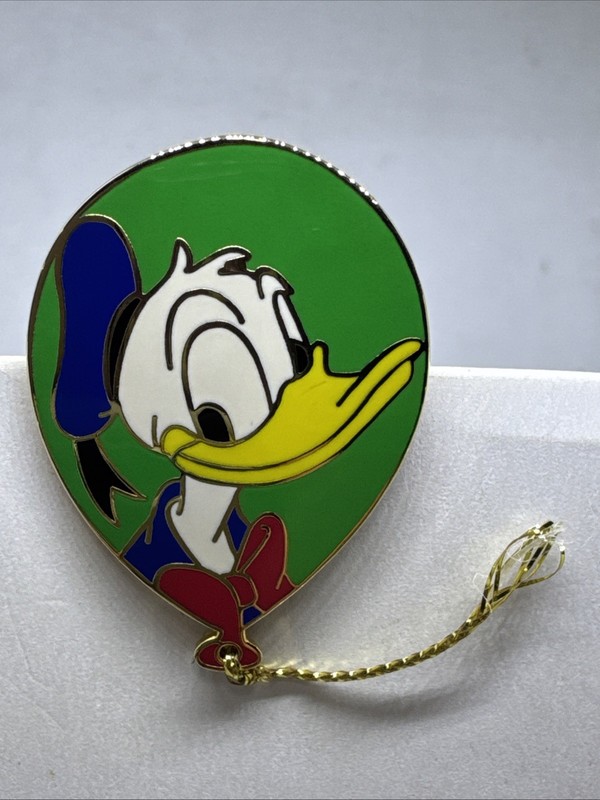 Disney WDW Donald Duck Green Balloon Cast Member Exclusive Pin # 4529